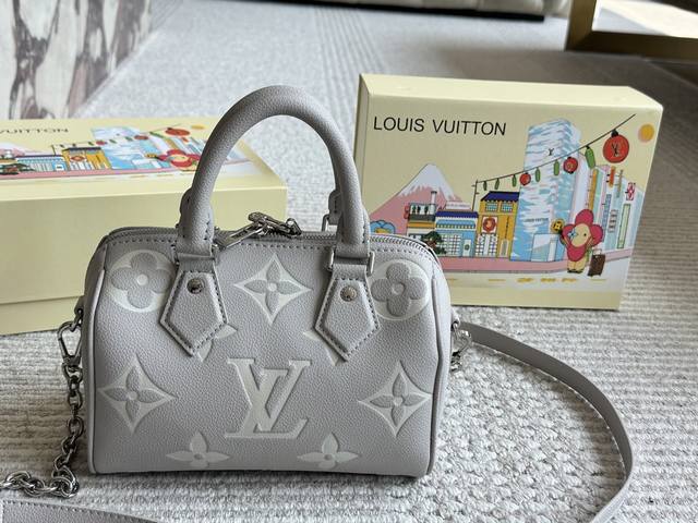 新款 配盒 Size:20*14Cm L家 Ss23 Speedy 20 一起感受紫色的快乐~ 拎一个小包包真的爱了爱了~ 紫色 搜索:Lv Nano 新款 配盒 Size:20*14Cm L家 Ss23 Speedy 20 一起感受紫色的快乐~ 拎一个小包包真的爱了爱了~ 紫色 搜索:Lv Nano