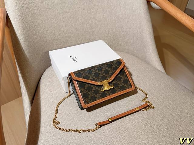 小号 赛琳Celine 经典凯旋门翻盖豆腐包链条包 尺寸19×12×4 礼盒包装 小号 赛琳Celine 经典凯旋门翻盖豆腐包链条包 尺寸19×12×4 礼盒包装