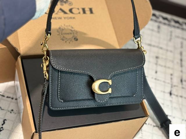 配折叠盒飞机盒 蔻驰酒神 不管是日常出街还是上班都是一个非常好的选择，而且高级百搭不易过时，能够Hold住一年四季～可以说非常实用了尺寸：20 12