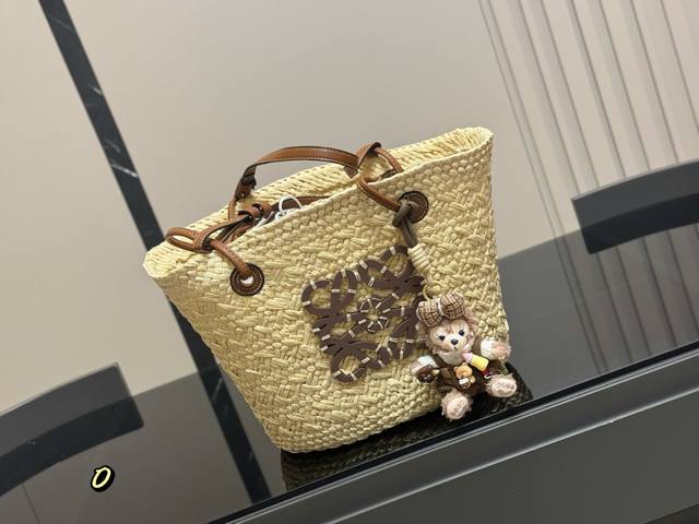 配挂件 罗意威Loewe 草编托特包 尺寸:28.25Cm