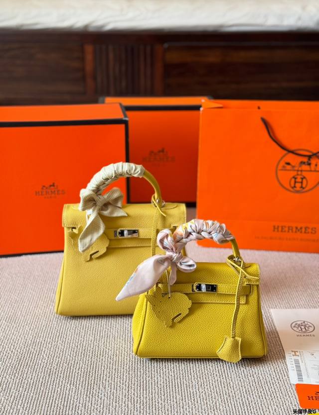 顶级原单 纯牛皮 独家经典火爆出货 纯皮 里外纯皮！集万千宠爱与一身 爱马仕 Kelly 凯莉包 专柜万年不下架 原厂激光五金 各路时尚主播 网红 明星不离手