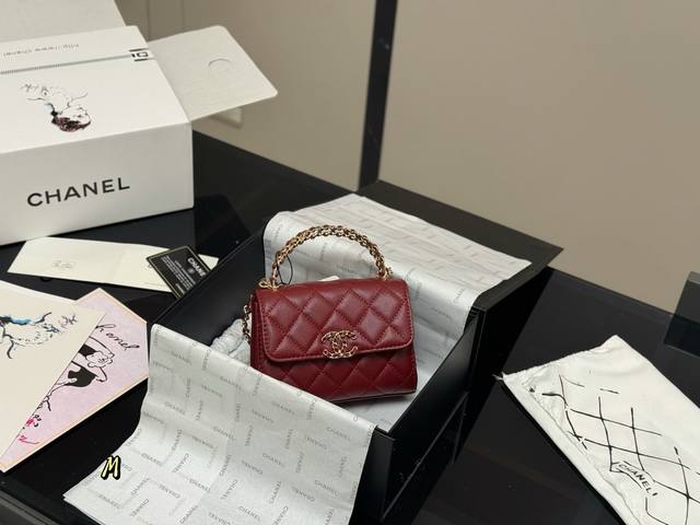 配全套包装 Size：15*11Cm 香奈儿23p Kelly 最美的23p，太好看了想要马上滴滴Sa的冲动 新包真的超香哦！ 牛皮品质