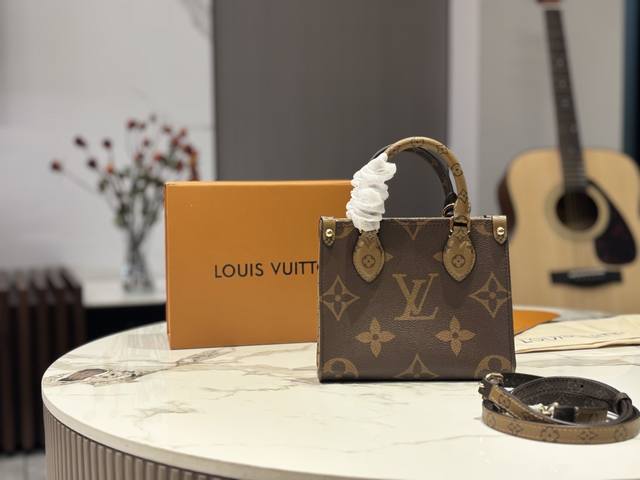 复刻版 牛皮 Lv Onthego 18Cm 印花丛林包 时尚托特包 折叠礼盒 原单品质 Lv A B面喷绘 Onthego妈咪袋 性价比之王这是一款超赞的包型 复刻版 牛皮 Lv Onthego 18Cm 印花丛林包 时尚托特包 折叠礼盒 原单品质 Lv A B面喷绘 Onthego妈咪袋 性价比之王这是一款超赞的包型