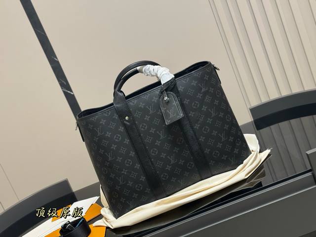 顶级原版 Size：42.32Cm Lv Sac plat原版 新品男士公文包！