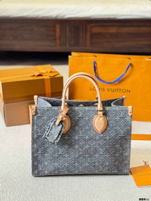 原版布 这款简直是我最爱的包包了 Lv25限量款丹宁牛仔Onthego丛林包 丹宁牛仔的材质超级轻便超级好凹造型 肩带的植鞣革采用了这一系列经典的+铆钉的设计