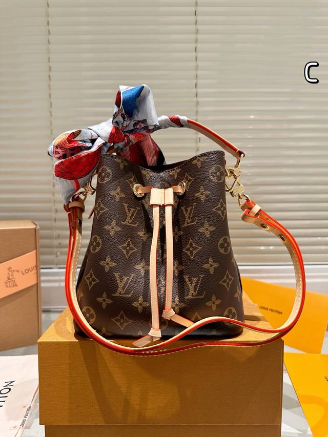配丝巾 钢五金变码芯片 ｜原单 Lv Neonoe 香槟桶 Lv Neonoe 水桶牛皮原单系列 对比原版软底。Lv 路易威登20新款Neonoe抽绳水桶包单肩