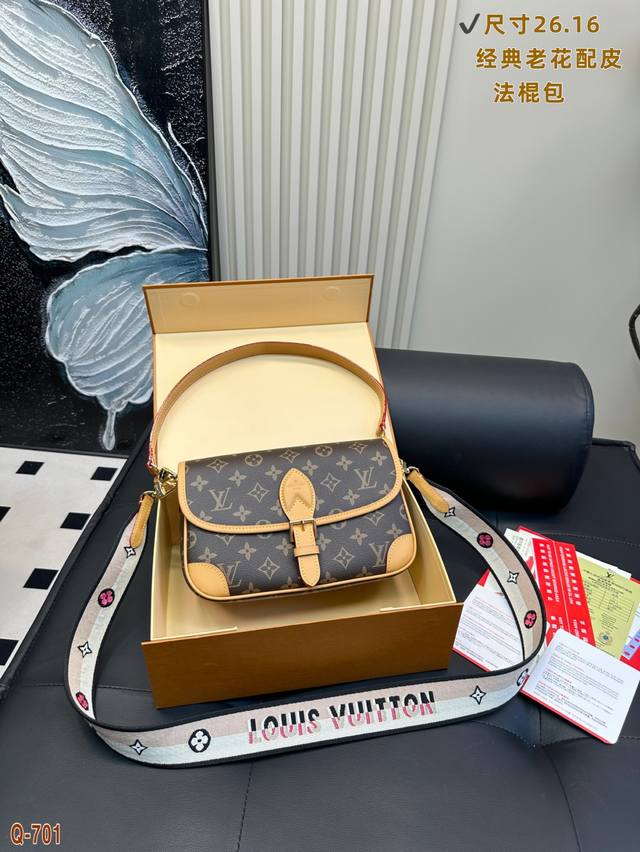 配折叠盒 Lv经典法棍最火的包包之一 谁能拒绝法棍的诱惑真的太太太香了两条肩带的设计,背出高级感上身效果简直不要太好看这款包非常百搭 无论是通勤还是正式场合,都 配折叠盒 Lv经典法棍最火的包包之一 谁能拒绝法棍的诱惑真的太太太香了两条肩带的设计,背出高级感上身效果简直不要太好看这款包非常百搭 无论是通勤还是正式场合,都