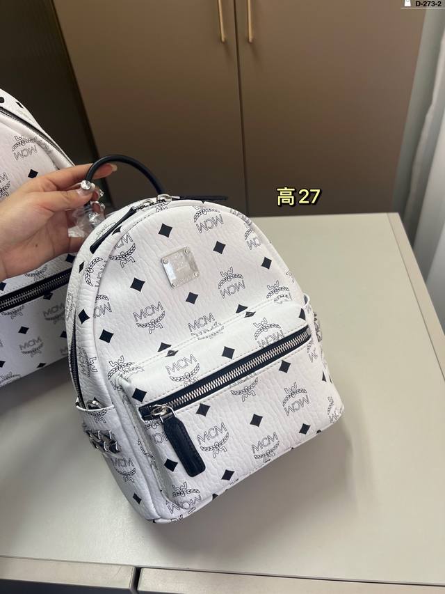 高27Cm Mcm双肩包Brandenburg 男女皆可 出行必备 D-273-2尺寸高21厘米 高27厘米 高33厘米 高38厘米 高40厘米