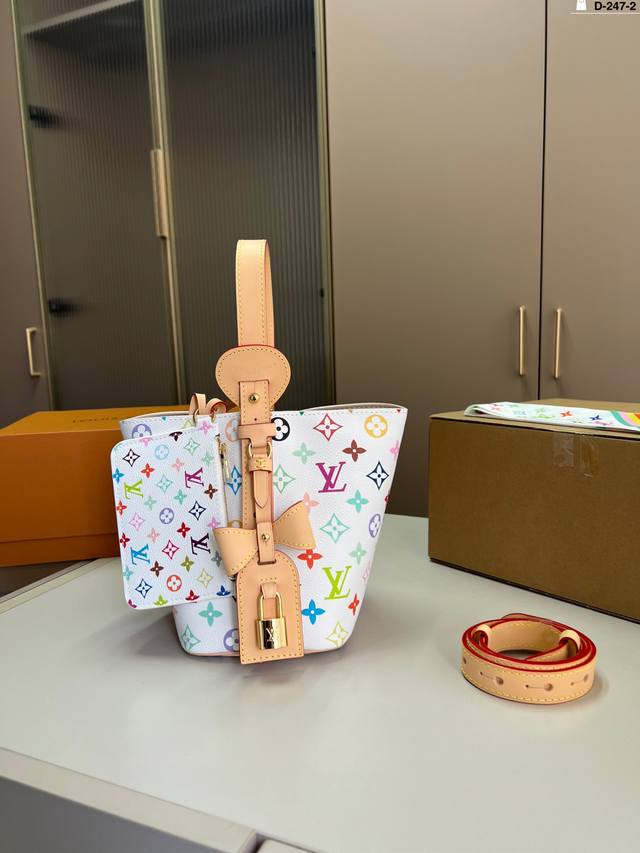 装饰锁头不带钥匙 Lv路易斯威登牛仔水桶包 D-247-2尺寸17×18折叠盒飞机盒