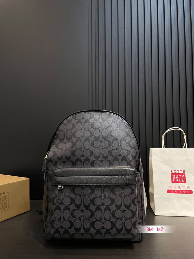 蔻驰 Coach West 35 黑色老花拼色双肩包 全身配皮 男女同款大号双肩包 全黑经典设计 经典百搭 性价比超高 入门级的经典包款 尺寸33*41