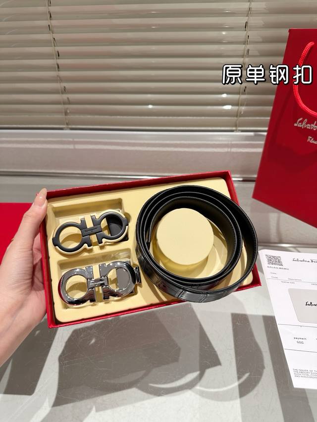 双头 钢扣 高版本!腰带菲拉格慕牛皮皮带~热门款 男女通用皮带里面最火的版本啦~质量很好 全套包装!五金绝对不褪色 皮带头和专柜一样的哦~ 配礼盒手提袋发票 双头 钢扣 高版本!腰带菲拉格慕牛皮皮带~热门款 男女通用皮带里面最火的版本啦~质量很好 全套包装!五金绝对不褪色 皮带头和专柜一样的哦~ 配礼盒手提袋发票
