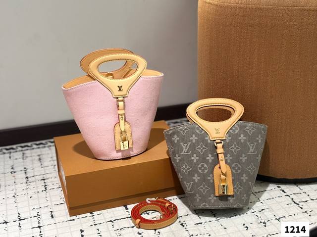 配折叠盒子Louis Vuitton Ss25新款 Lv水桶 轮廓设计灵感来源于历史上的秘书箱手柄可手提可斜挎，容量惊人毫不费力优雅穿搭~ 尺寸：12 19