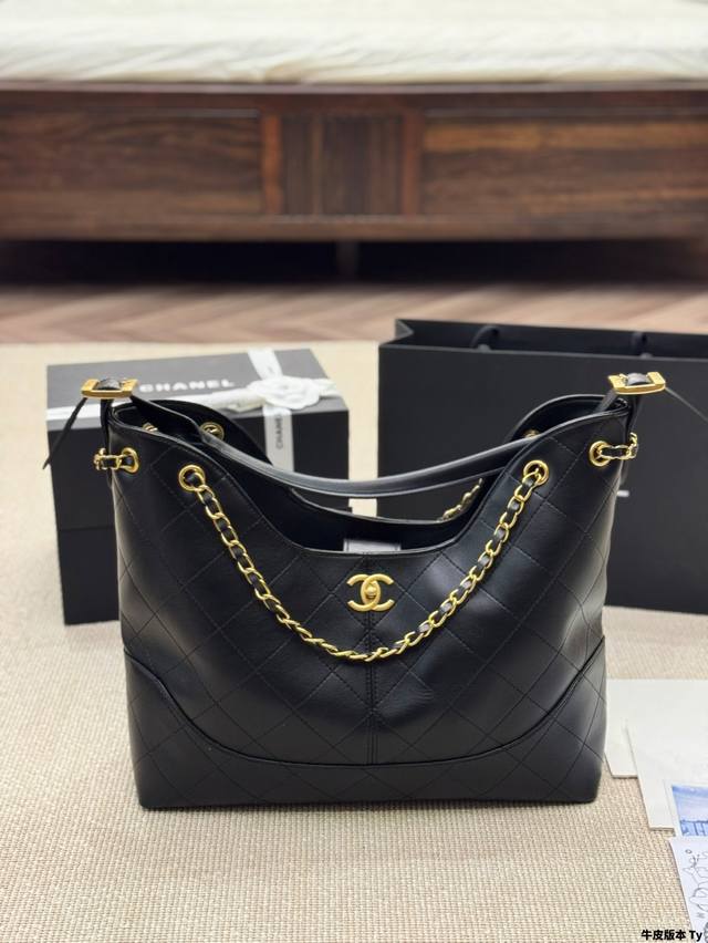 牛皮版本 Chanel 25p 菱格菜篮子购物袋 慵懒随性又好背 上身满满的惊喜 高级慵懒又随性 彻底心动的一只 Size： 35 23Cm