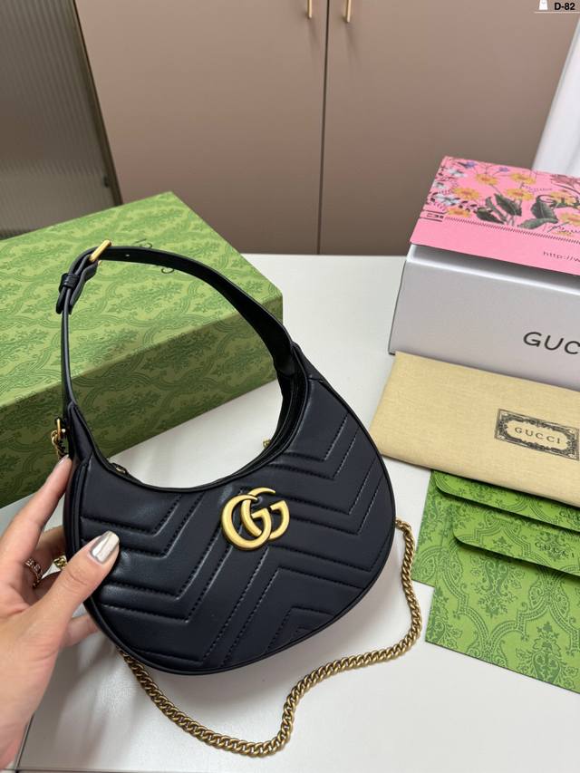 酷奇 月牙包 而且貌美气质加成好高的呀~ 爱死了这份从容优雅 D-82 尺寸21.6.12 折叠盒飞机盒 酷奇 月牙包 而且貌美气质加成好高的呀~ 爱死了这份从容优雅 D-82 尺寸21.6.12 折叠盒飞机盒