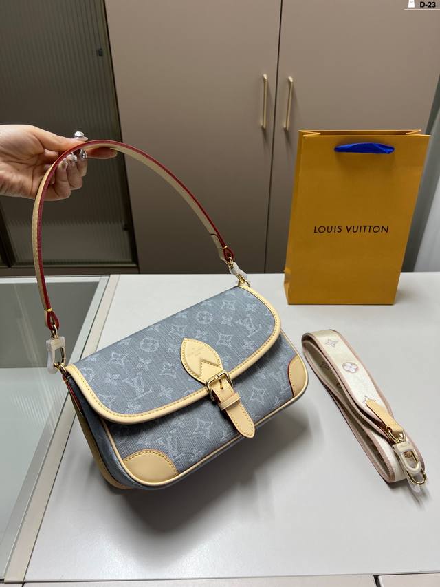 Lv Onthego牛仔法棍包 复古优雅 满满的高级感 大小适中 容量感人 D-23尺寸25×12折叠盒