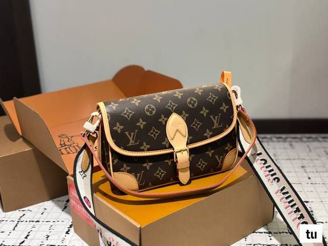 天呐Lv法棍包穿搭也太好看了吧 无滤镜的上身实拍先 自从Speedy20开始就种草了这个系列然后又特别喜欢 双肩带的配置让复古的气质中又带着时尚感搭配起来毫不违