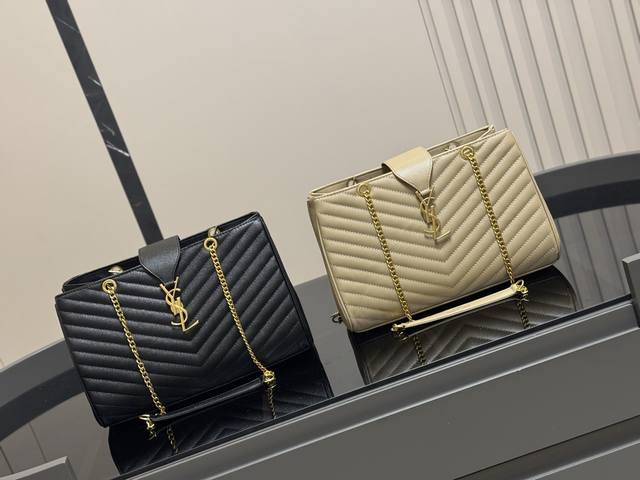 无盒 Size：33*21Cm 圣罗兰新款购物袋太可了吧 Yslgabv绗缝纹路购物袋 大Tote感觉太温柔了吧 原版大标