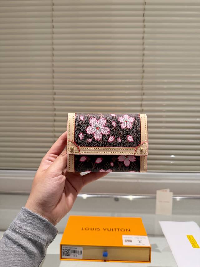 牛皮配盒 Lv 钱包！！ 超更加实用， 男女同款 拿到手里就会爱上！！