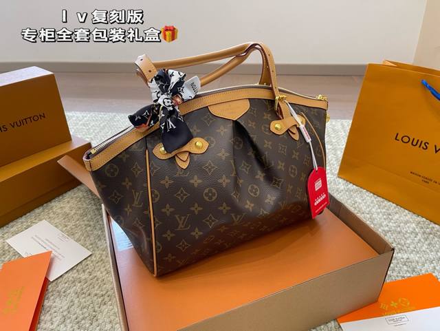 原版复刻 飞机盒 蜜蜡黄皮 Lv 中古老花包 设计有复古的颜值 好看百搭 休闲又不失优雅 简直美翻了 尺寸：32 21