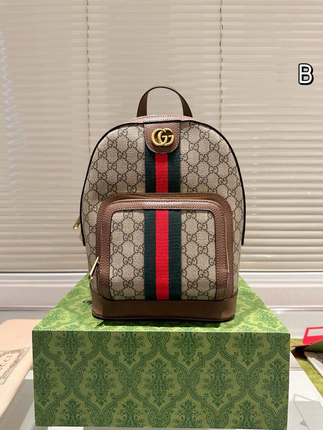 牛皮版本 Gucci 新品双肩包 原版品质！精工制作 Gucci 古奇 经典调配件 Gucci 古奇最新火款 注意！细节 这款购物袋 将标志性图案与经典印花相结