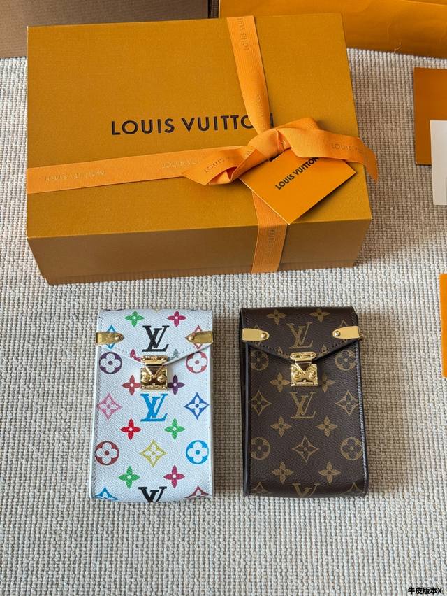 牛皮版本 Lv 路易威登Vertical Zippywallet竖版手机包 小小的背在身上就是个造型包超吸睛 不放手机的话可以放粉饼钥匙口红纸巾 链条包包内里绕