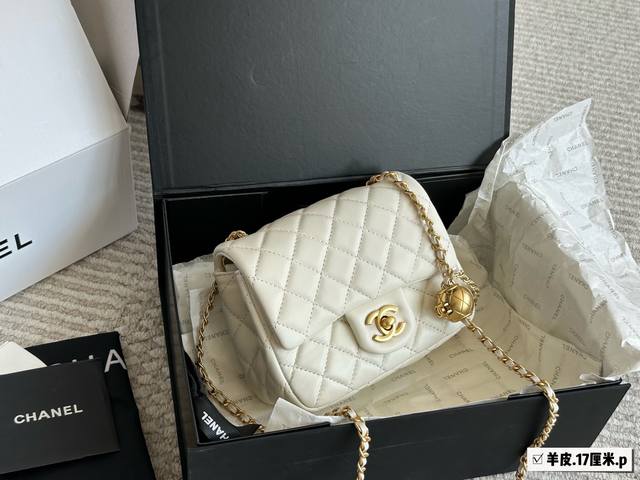 原版羊皮 配盒 Size：17*13Cm 升级版出货 小香家 金球Cf17 黑色 手感软软糯 太太太美了好精致！