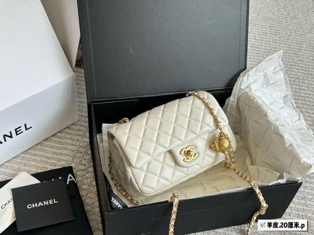 原版羊皮 配盒 Size：20*12Cm 升级版出货 小香家 金球Cf20黑色 手感软软糯 太太太美了好精致！