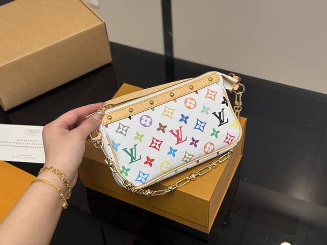 配折叠盒飞机盒 Size：21.12Cm Lv 新晋爆款麻将 出道即巅峰 双肩带设计的麻将包 可斜挎可单肩可手提 可爱好用！