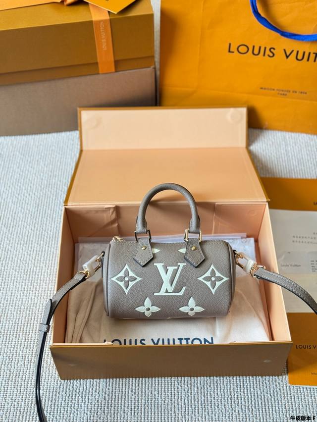 牛皮版本 Lv Speedy 枕头包 无论版型 内里和专柜毫无差别 真正原版复刻 内里可拆卸 火遍全球的爆款机场大包 机车女神包 明星同款 贵气而充满活力的品牌