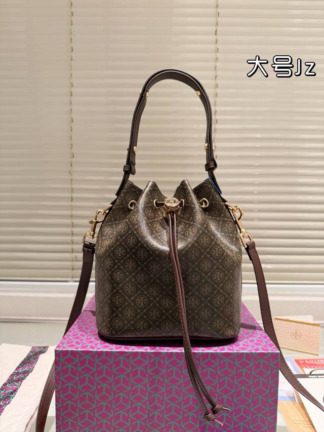 折叠盒 托里伯奇 Tb水桶包 超级经典又时髦 意外的百搭 耐看精致 日常出街 尺寸18.20Cm 15.18Cm