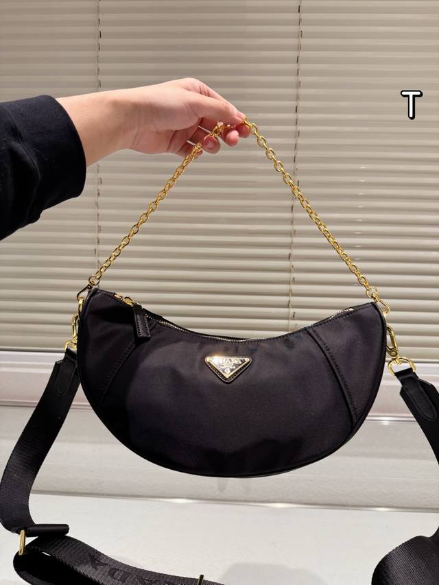 原版布 prada Sling Bag Sling Bag性价比之王，百搭耐用 -起追上潮流的尖端~的的 是一款可以和男朋友共享 30Cm配盒子
