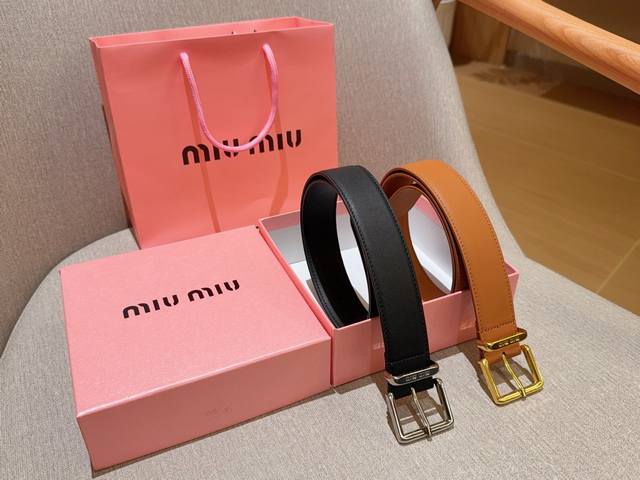 Miumiu 女士牛皮腰带皮带 宽度3.5Cm 全套包装手提袋