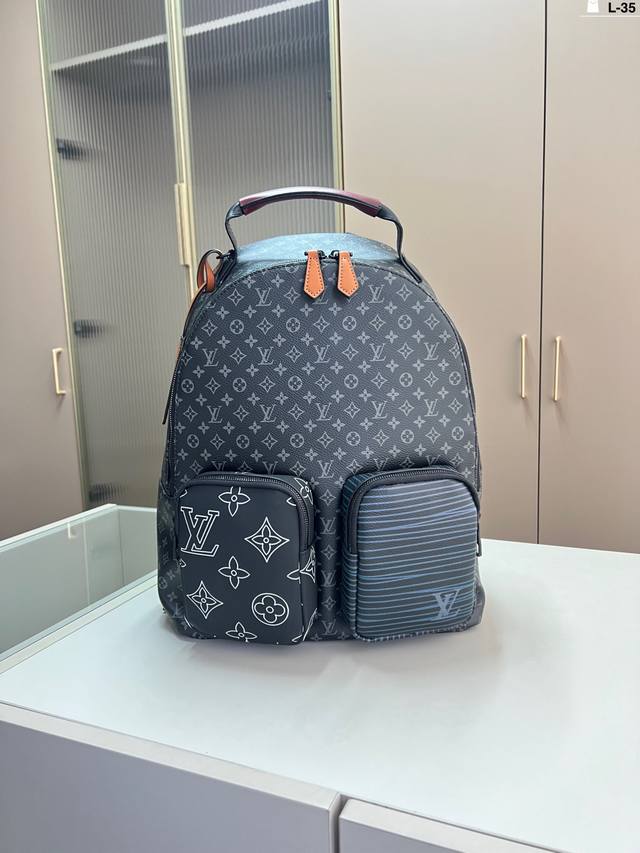 Lv双肩包 百搭到没朋友 容量很大 上身也很帅气 L-35尺寸30×40