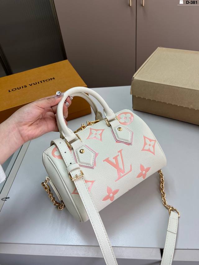 全钢五金芯片版本 Lv枕头包 经典系列 时尚百搭 颜值高 日常出街首选 D-381尺寸20×13折叠盒飞机盒