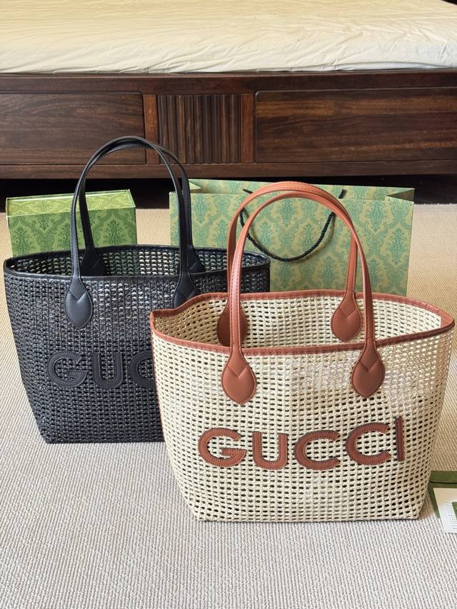 Gucci新款草编包～度假好棒 懒懒的复古时髦感 Gucci承包你整个度假包包 尺寸30 27Cm