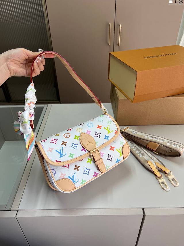 Lvdiane老花法棍包走秀款 单肩斜挎腋下包搭配刺绣肩带 配2个肩带 都可以拆卸 L-25尺寸25×13折叠盒飞机盒