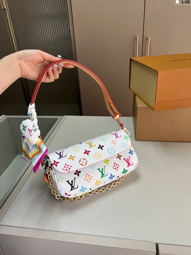 Lv 腋下新晋爆款Ivy Woc 双链条设计的麻将包 可斜挎可单肩可手提 L-25尺寸22×10折叠盒飞机盒