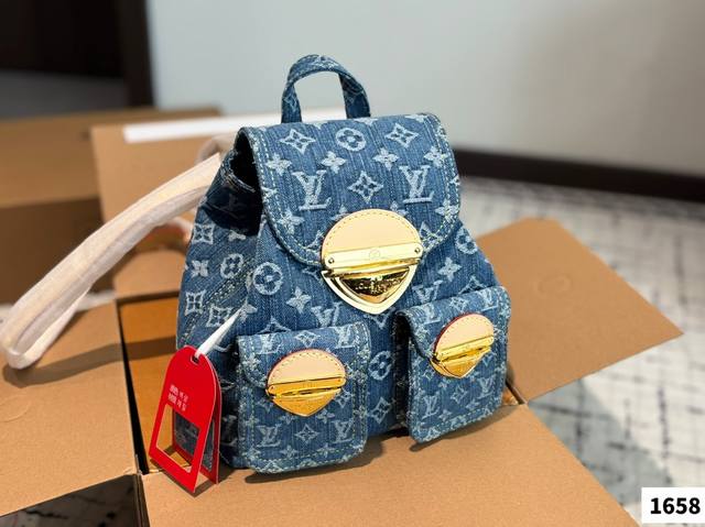 配飞机盒折叠盒子Lv双肩包 芯片版本 这款一出几乎疯抢翻！风格个性时尚 Louis Vuitton原版品质 Michael 无论是商务场合还是休闲活动，Mich