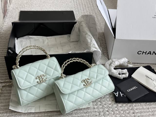 配盒 Size：19*10Cm 15*12Cm 小香家 23Kelly手机包 这个包型就是一整个爱住 小Kelly 香奶奶 精致可爱 可以放手机 可以手拎可以斜