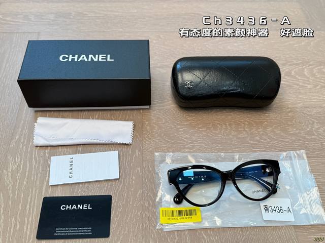 全套包装 甜酷女孩的潮流密码Ch3436眼镜推荐~ 小香风 Ch3436素颜黑框~ 上脸自带可爱氛围微猫眼设计搭配穿搭即可以走甜美路线又可以走御姐分~ 版型设计
