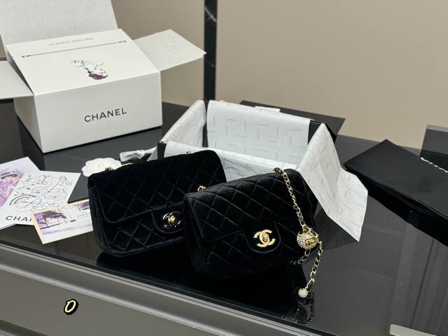 折叠盒飞机盒 Size：17*13Cm 20*12Cm 香奈儿 丝绒方胖子 柔软舒适又百搭 手感软软糯糯