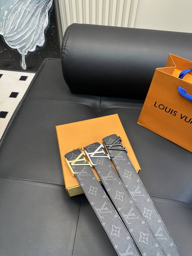 升级版 Lv！ ！高版本 腰带 嘿哈 原单牛皮皮带～热门款 皮带里面最火的啦～质量很好 全套包装！五金绝对不褪色 皮带头和专柜一样的哦～ 配礼盒手提袋发票