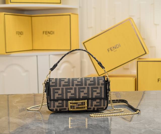 小号 F E N D 1 最新 Baguette Ff Logo 老花刺绣系列#It’S Not A Bag,It’S Baguette # 大8891 32X 小号 F E N D 1 最新 Baguette Ff Logo 老花刺绣系列#It’S Not A Bag,It’S Baguette # 大8891 32X