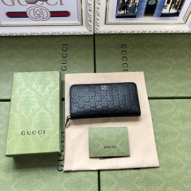 顶配版 原厂皮 配绿盒包装高端品质Gg全皮印花，采用进口头层牛皮精制而成！海外五金，原厂皮质 。配双G醒目五金，金属五金拉牌。型号：473928黑全皮。尺寸：W