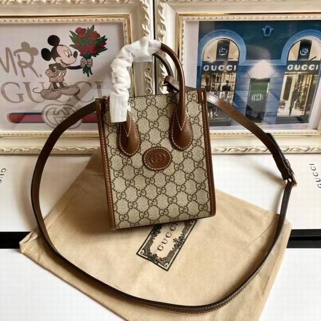 顶配版 配绿盒包装 Gg Retro系列Mini托特包，互扣式双G椭圆形皮革标牌，棉麻衬内里，内部1个卡片隔层，手提高7厘米，搭配可拆卸调节肩带，经典双G字母交