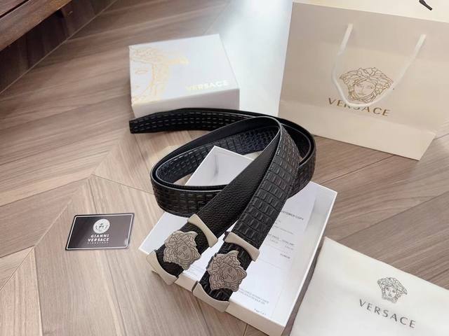 范思哲-纯牛皮 高档货 纹路清晰 手感超好 双面可用 炸街 宽度:3.4厘米 配套美国Simon-全套包装 正品一致的吊牌全套包装 配纸袋 礼品盒 亲们下单一定