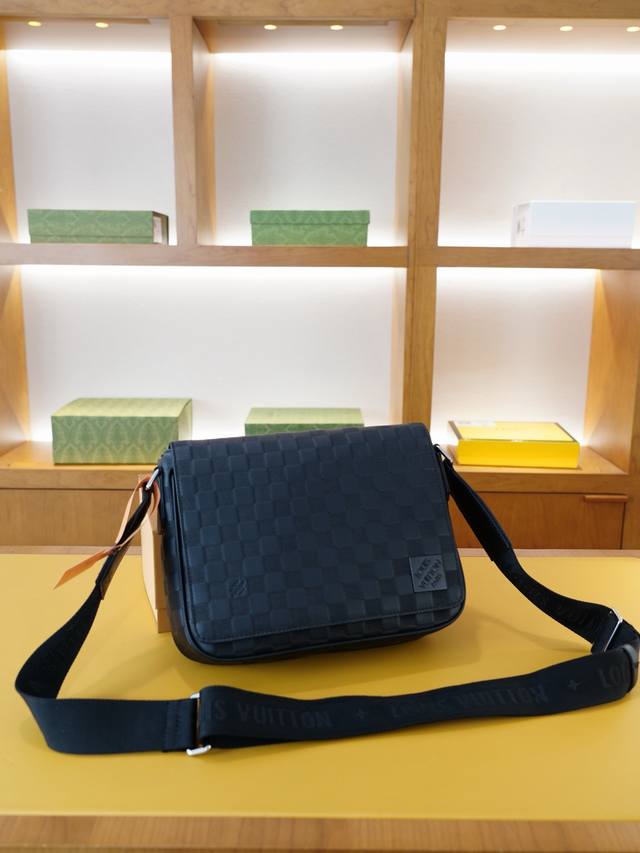 lv 路易威登 官网同步 高版本 斜挎单肩背包 永恒不过时的标志性产品 纯原单小牛皮 顶级五金制作 非市面普通版本 贸易公司订单货 全部实拍 实用性非常高 完全