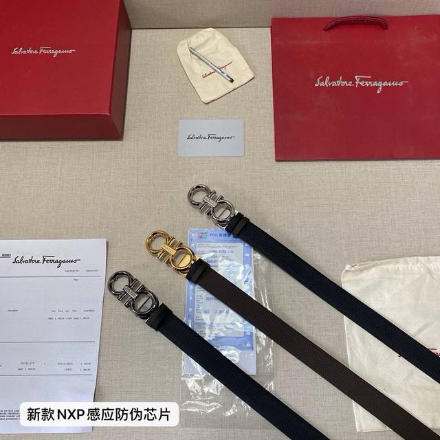 品牌：菲拉格慕Ferragamo 芯片款 等级：原版品质.头层牛皮 专柜售经典爆款开模。油边精致 电脑车线 手感柔软.实物拍摄无修饰 上身效果超好、长度可裁剪.