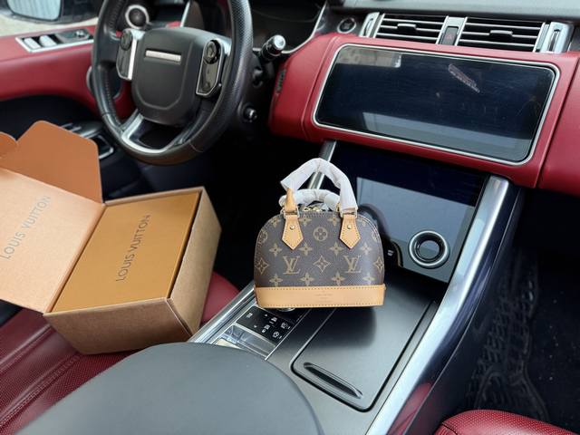 高端货 新款 “Louis Vuitton”Lv单肩包 路易威登贝壳 差包 M82717 Louis Vuitton Alma 金色五金配件双拉链开合 涂层帆布