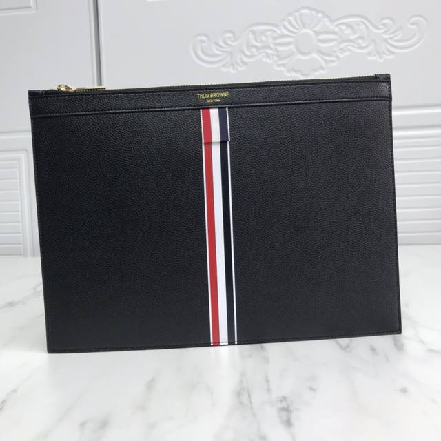 汤姆 布朗 款号：6682大号.Tb零钱包 男女可用[爱情] 出货 实物拍照、无添加任何效果 进口原版牛皮荔枝纹、超高清压印Logo标志、专用里料、专柜Tb五金